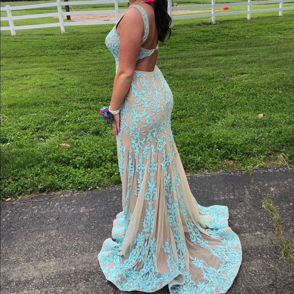 GORGEOUS Sherri Hill Prom Pageant Dress Size 6